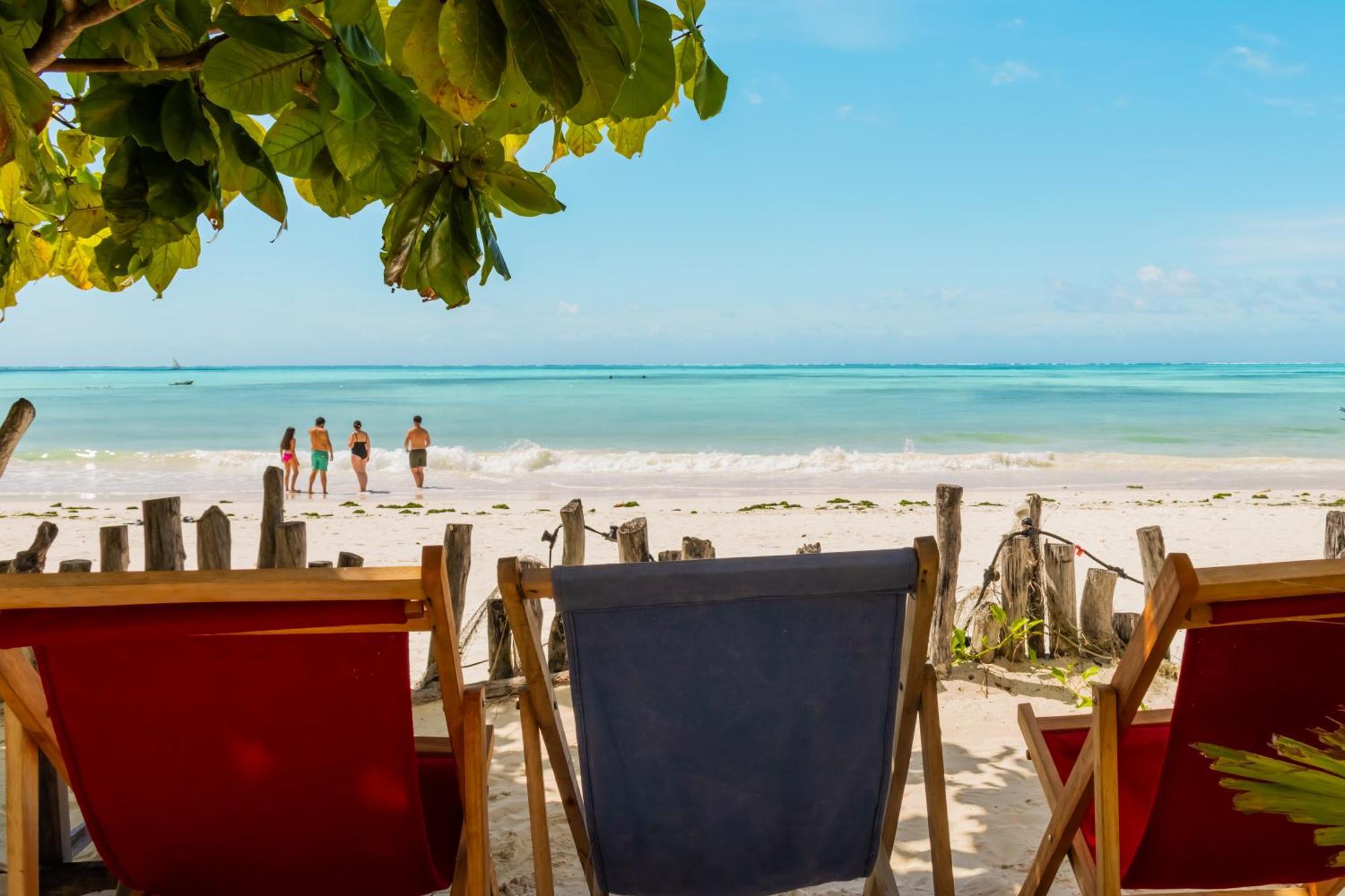 Pili Pili Beach Bungalows Джамбиани Екстериор снимка