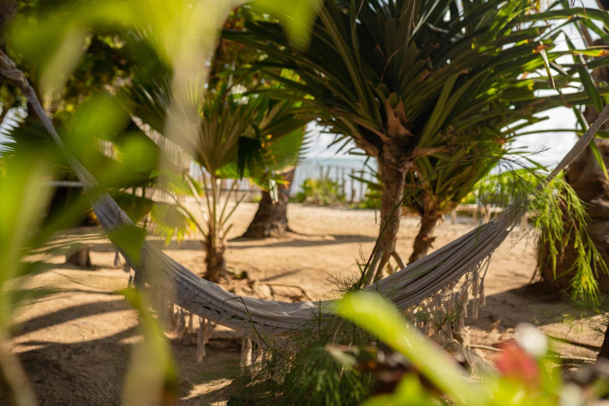 Pili Pili Beach Bungalows Джамбиани Екстериор снимка
